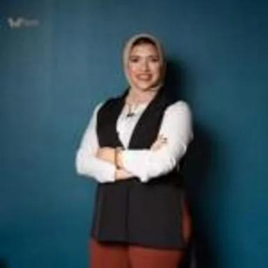 نورا منصور